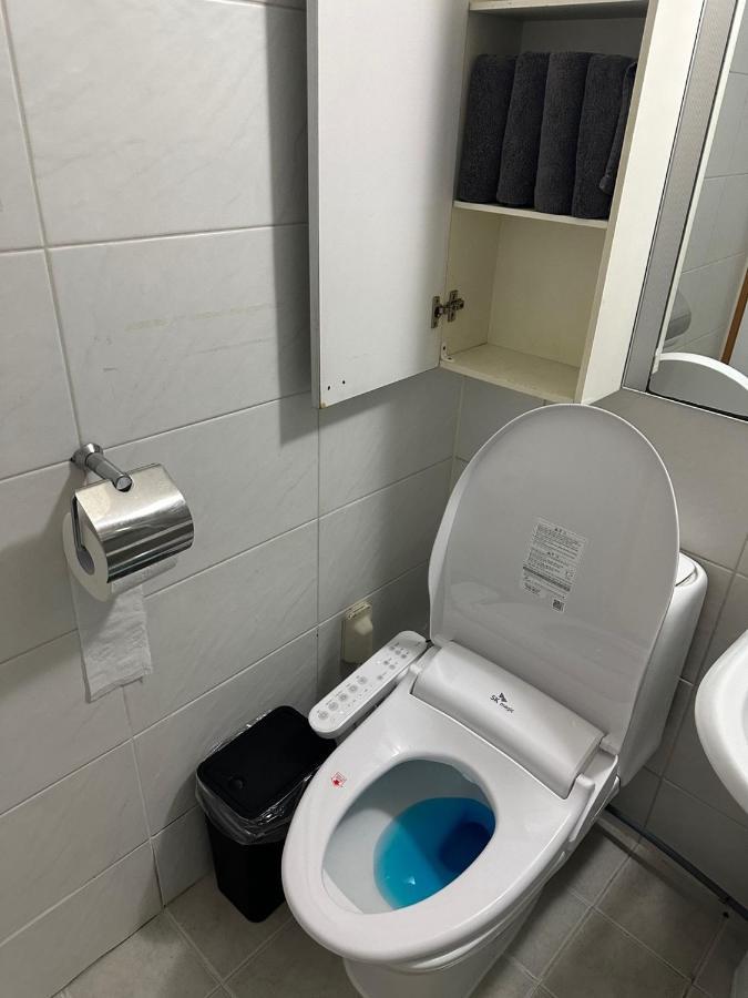 Hongdae Guesthouse 1Min From Hongik Uni Station Exit #1 Seoul Luaran gambar